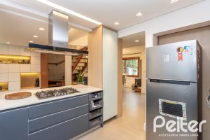 Casa em Condomínio à venda com 212m², 4 dormitórios, 1 suíte, 2 vagas, no bairro Espírito Santo em Porto Alegre