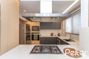 Casa em Condomínio à venda com 212m², 4 dormitórios, 1 suíte, 2 vagas, no bairro Espírito Santo em Porto Alegre