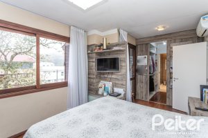 Casa em Condomínio à venda com 212m², 4 dormitórios, 1 suíte, 2 vagas, no bairro Espírito Santo em Porto Alegre