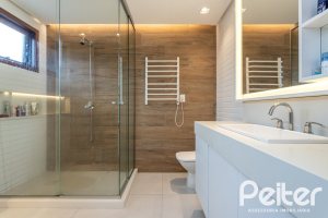 Casa em Condomínio à venda com 212m², 4 dormitórios, 1 suíte, 2 vagas, no bairro Espírito Santo em Porto Alegre