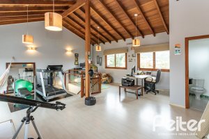 Casa em Condomínio à venda com 212m², 4 dormitórios, 1 suíte, 2 vagas, no bairro Espírito Santo em Porto Alegre