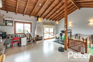 Casa em Condomínio à venda com 212m², 4 dormitórios, 1 suíte, 2 vagas, no bairro Espírito Santo em Porto Alegre