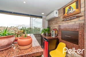 Apartamento à venda com 100m², 3 dormitórios, 1 suíte, 1 vaga, no bairro Cristal em PORTO ALEGRE