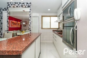 Apartamento à venda com 100m², 3 dormitórios, 1 suíte, 1 vaga, no bairro Cristal em PORTO ALEGRE