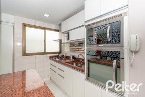 Apartamento à venda com 100m², 3 dormitórios, 1 suíte, 1 vaga, no bairro Cristal em PORTO ALEGRE