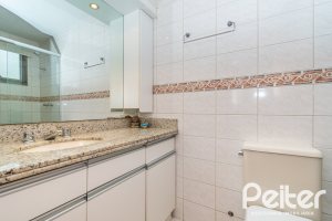 Apartamento à venda com 100m², 3 dormitórios, 1 suíte, 1 vaga, no bairro Cristal em PORTO ALEGRE