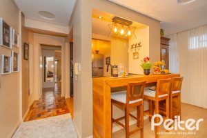 Apartamento à venda com 59m², 2 dormitórios, 1 suíte, 1 vaga, no bairro Cristal em Porto Alegre