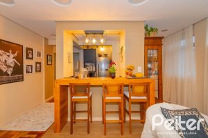 Apartamento à venda com 59m², 2 dormitórios, 1 suíte, 1 vaga, no bairro Cristal em Porto Alegre