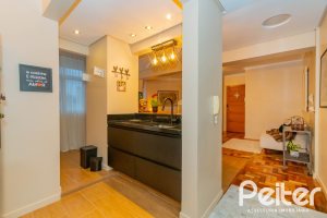 Apartamento à venda com 59m², 2 dormitórios, 1 suíte, 1 vaga, no bairro Cristal em Porto Alegre