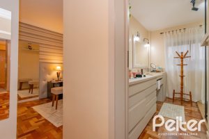 Apartamento à venda com 59m², 2 dormitórios, 1 suíte, 1 vaga, no bairro Cristal em Porto Alegre