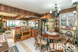 Casa à venda com 650m², 5 dormitórios, 5 suítes, 5 vagas, no bairro Vila Assunção em Porto Alegre