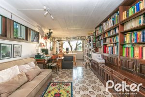 Casa à venda com 650m², 5 dormitórios, 5 suítes, 5 vagas, no bairro Vila Assunção em Porto Alegre