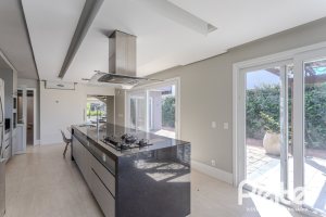Casa em Condomínio à venda com 270m², 3 dormitórios, 2 suítes, 3 vagas, no bairro Terra Ville em PORTO ALEGRE