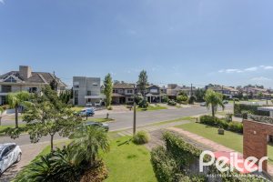 Casa em Condomínio à venda com 270m², 3 dormitórios, 2 suítes, 3 vagas, no bairro Terra Ville em PORTO ALEGRE