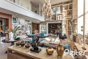 Casa em Condomínio à venda com 510m², 4 dormitórios, 4 suítes, 6 vagas, no bairro Terra Ville em PORTO ALEGRE