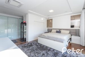 Casa em Condomínio à venda com 510m², 4 dormitórios, 4 suítes, 6 vagas, no bairro Terra Ville em PORTO ALEGRE