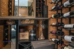 Casa em Condomínio à venda com 510m², 4 dormitórios, 4 suítes, 6 vagas, no bairro Terra Ville em PORTO ALEGRE