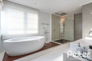 Casa em Condomínio à venda com 510m², 4 dormitórios, 4 suítes, 6 vagas, no bairro Terra Ville em PORTO ALEGRE