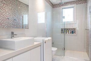 Casa em Condomínio à venda com 510m², 4 dormitórios, 4 suítes, 6 vagas, no bairro Terra Ville em PORTO ALEGRE