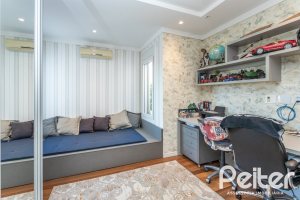 Casa em Condomínio à venda com 510m², 4 dormitórios, 4 suítes, 6 vagas, no bairro Terra Ville em PORTO ALEGRE