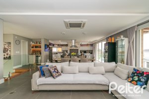 Casa em Condomínio à venda com 295m², 3 dormitórios, 3 suítes, 4 vagas, no bairro Alphaville em PORTO ALEGRE
