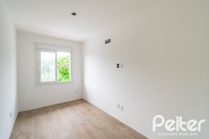 Casa à venda com 284m², 3 dormitórios, 1 suíte, 4 vagas, no bairro Tristeza em Porto Alegre