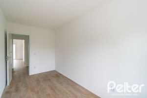 Casa à venda com 284m², 3 dormitórios, 1 suíte, 4 vagas, no bairro Tristeza em Porto Alegre