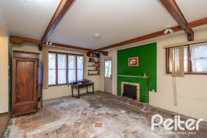 Casa à venda com 374m², 4 dormitórios, 2 suítes, 4 vagas, no bairro Vila Assunção em Porto Alegre