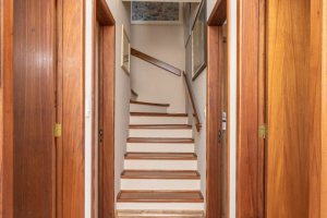 Casa à venda com 274m², 3 dormitórios, 1 suíte, 4 vagas, no bairro Ipanema em Porto Alegre