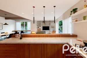 Casa em Condomínio à venda com 196m², 3 dormitórios, 1 suíte, 2 vagas, no bairro Tristeza em Porto Alegre