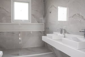 Casa em Condomínio à venda com 331m², 3 dormitórios, 3 suítes, 2 vagas, no bairro Alphaville em PORTO ALEGRE