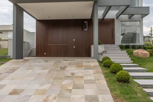 Casa em Condomínio à venda com 331m², 3 dormitórios, 3 suítes, 2 vagas, no bairro Alphaville em PORTO ALEGRE