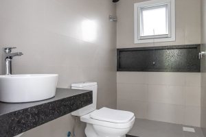 Casa em Condomínio à venda com 331m², 3 dormitórios, 3 suítes, 2 vagas, no bairro Alphaville em PORTO ALEGRE