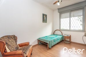 Casa à venda com 395m², 3 dormitórios, 1 suíte, 4 vagas, no bairro Sétimo Céu em Porto Alegre