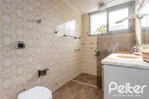 Casa à venda com 395m², 3 dormitórios, 1 suíte, 4 vagas, no bairro Sétimo Céu em Porto Alegre
