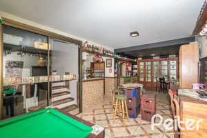 Casa à venda com 231m², 3 dormitórios, 1 suíte, 2 vagas, no bairro Ipanema em Porto Alegre
