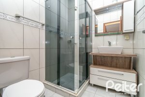 Casa à venda com 231m², 3 dormitórios, 1 suíte, 2 vagas, no bairro Ipanema em Porto Alegre