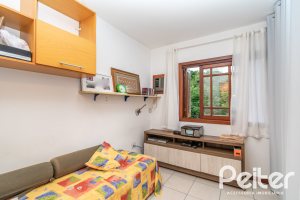 Casa à venda com 231m², 3 dormitórios, 1 suíte, 2 vagas, no bairro Ipanema em Porto Alegre