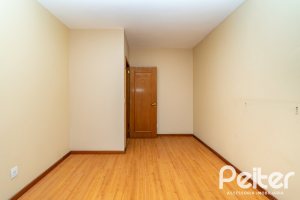 Casa em Condomínio à venda com 279m², 3 dormitórios, 1 suíte, 4 vagas, no bairro Jardim Isabel em Porto Alegre