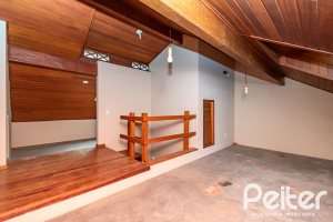 Casa em Condomínio à venda com 279m², 3 dormitórios, 1 suíte, 4 vagas, no bairro Jardim Isabel em Porto Alegre
