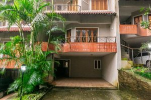 Casa em Condomínio à venda com 279m², 3 dormitórios, 1 suíte, 4 vagas, no bairro Jardim Isabel em Porto Alegre