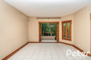 Casa em Condomínio à venda com 279m², 3 dormitórios, 1 suíte, 4 vagas, no bairro Jardim Isabel em Porto Alegre
