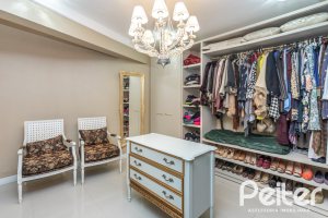 Casa em Condomínio à venda com 592m², 3 dormitórios, 3 suítes, 4 vagas, no bairro Terra Ville em PORTO ALEGRE