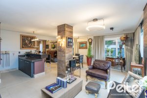 Casa em Condomínio à venda com 592m², 3 dormitórios, 3 suítes, 4 vagas, no bairro Terra Ville em PORTO ALEGRE