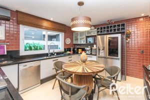 Casa em Condomínio à venda com 592m², 3 dormitórios, 3 suítes, 4 vagas, no bairro Terra Ville em PORTO ALEGRE