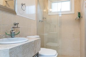 Casa em Condomínio à venda com 592m², 3 dormitórios, 3 suítes, 4 vagas, no bairro Terra Ville em PORTO ALEGRE