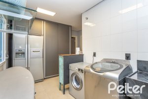 Casa em Condomínio à venda com 592m², 3 dormitórios, 3 suítes, 4 vagas, no bairro Terra Ville em PORTO ALEGRE