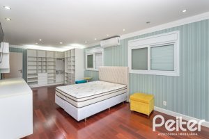 Casa em Condomínio à venda com 506m², 4 dormitórios, 4 suítes, 4 vagas, no bairro Terra Ville em Porto Alegre
