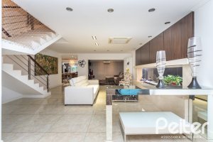 Casa em Condomínio à venda com 506m², 4 dormitórios, 4 suítes, 4 vagas, no bairro Terra Ville em Porto Alegre