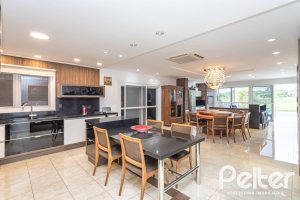 Casa em Condomínio à venda com 506m², 4 dormitórios, 4 suítes, 4 vagas, no bairro Terra Ville em Porto Alegre